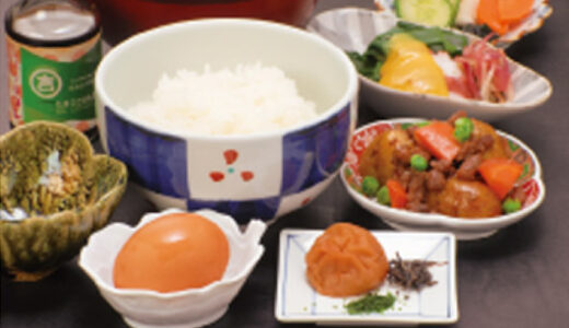 美豊卵のたまごかけごはん定食（梅干し付き）